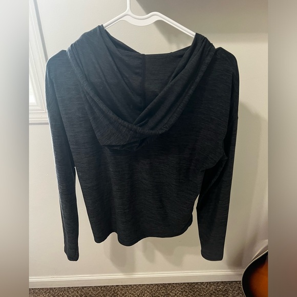 Hooded long sleeve - Picture 2 of 3